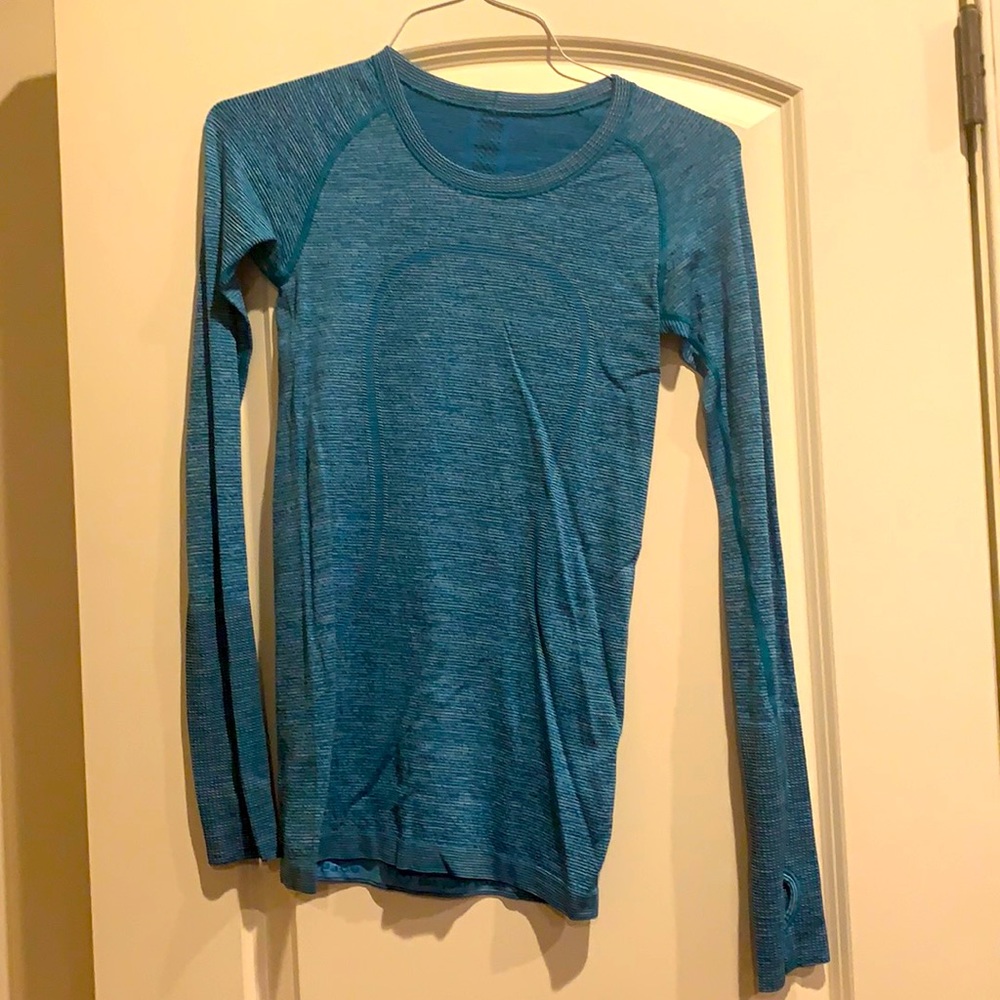 Teal lululemon size 4 long sleeve swiftly